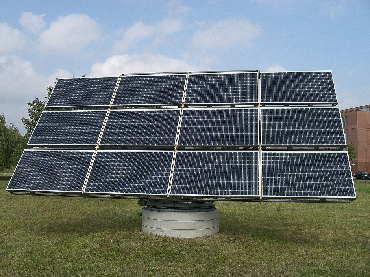 Tracker mounted panels